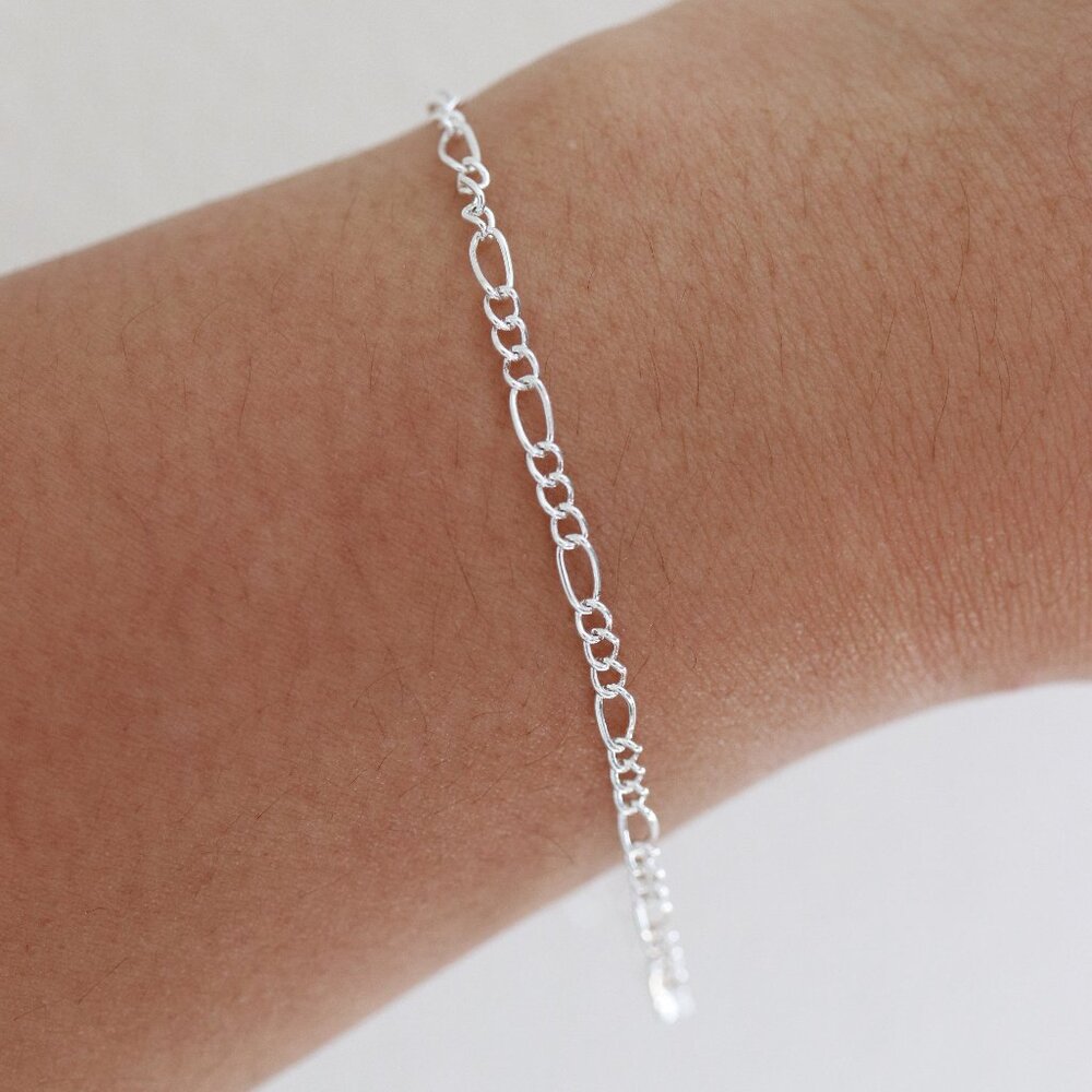 2.5mm Figaro Chain Silver Plated Bracelet Adjustable